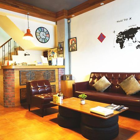 Knock Knock Hostel Гаосюн Экстерьер фото