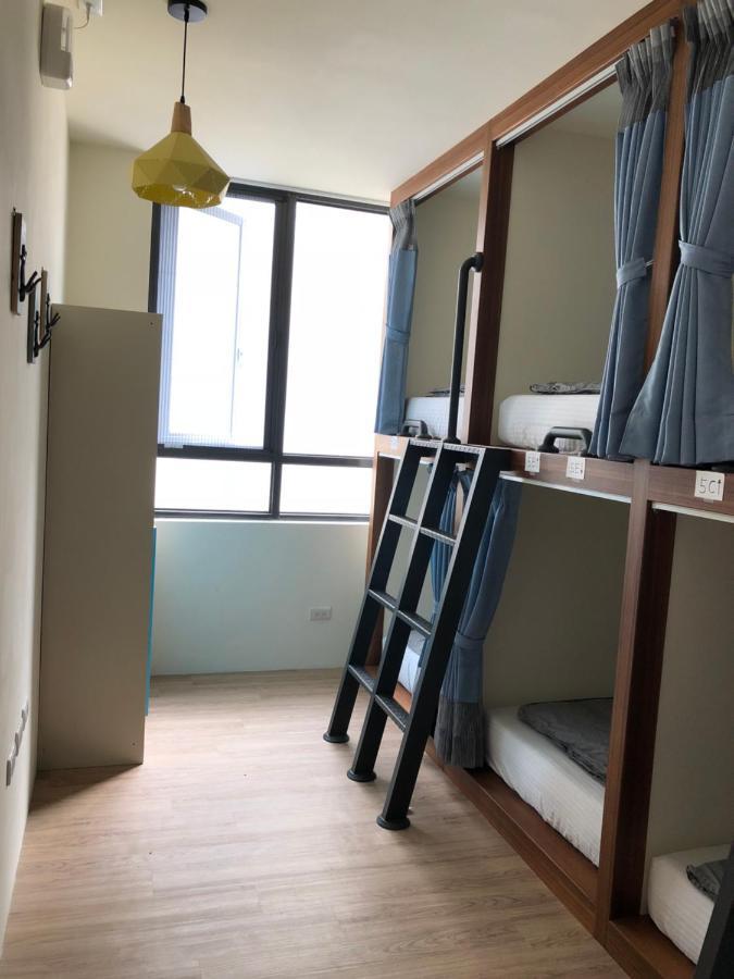 Knock Knock Hostel Гаосюн Экстерьер фото