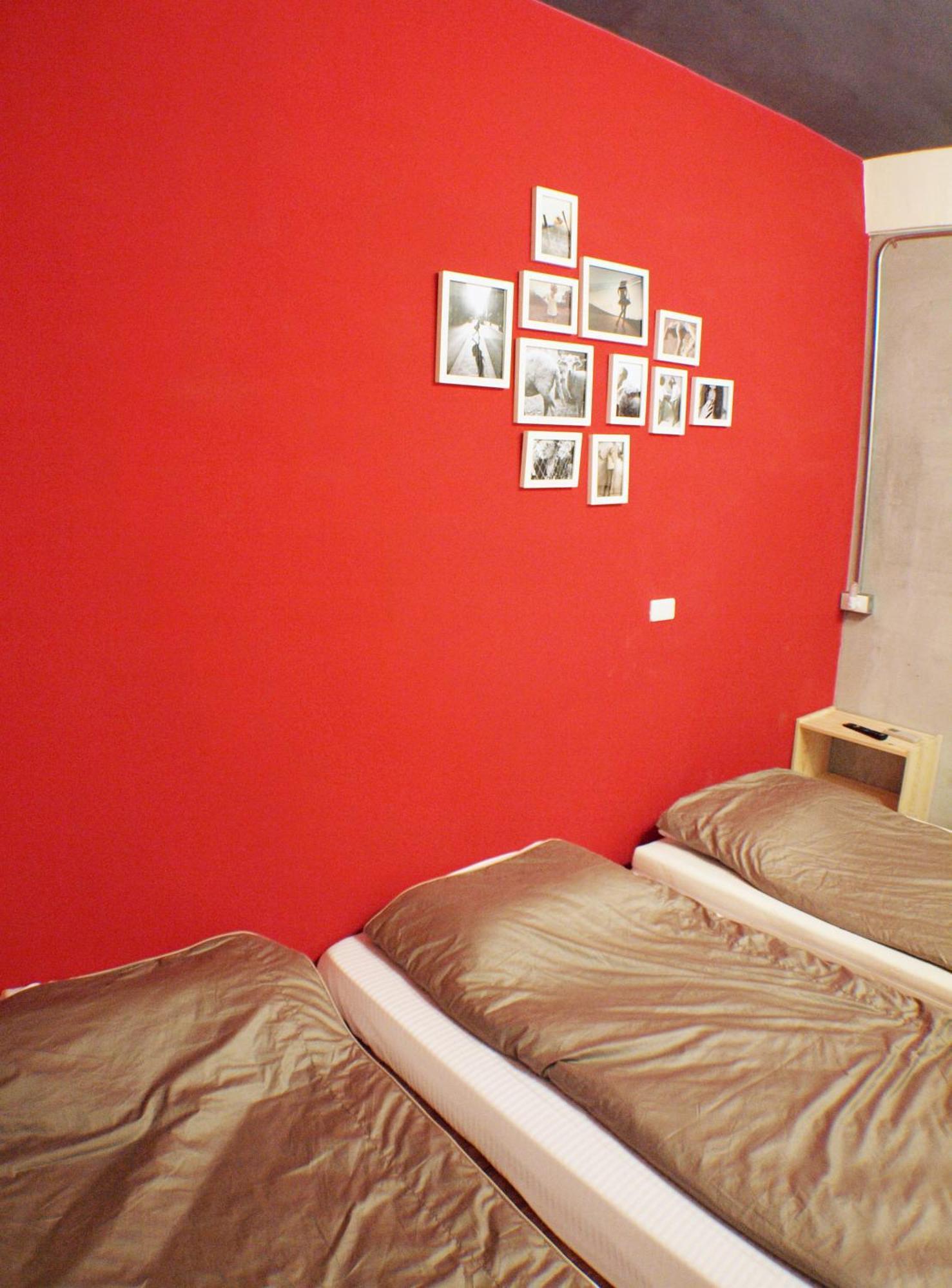 Knock Knock Hostel Гаосюн Экстерьер фото