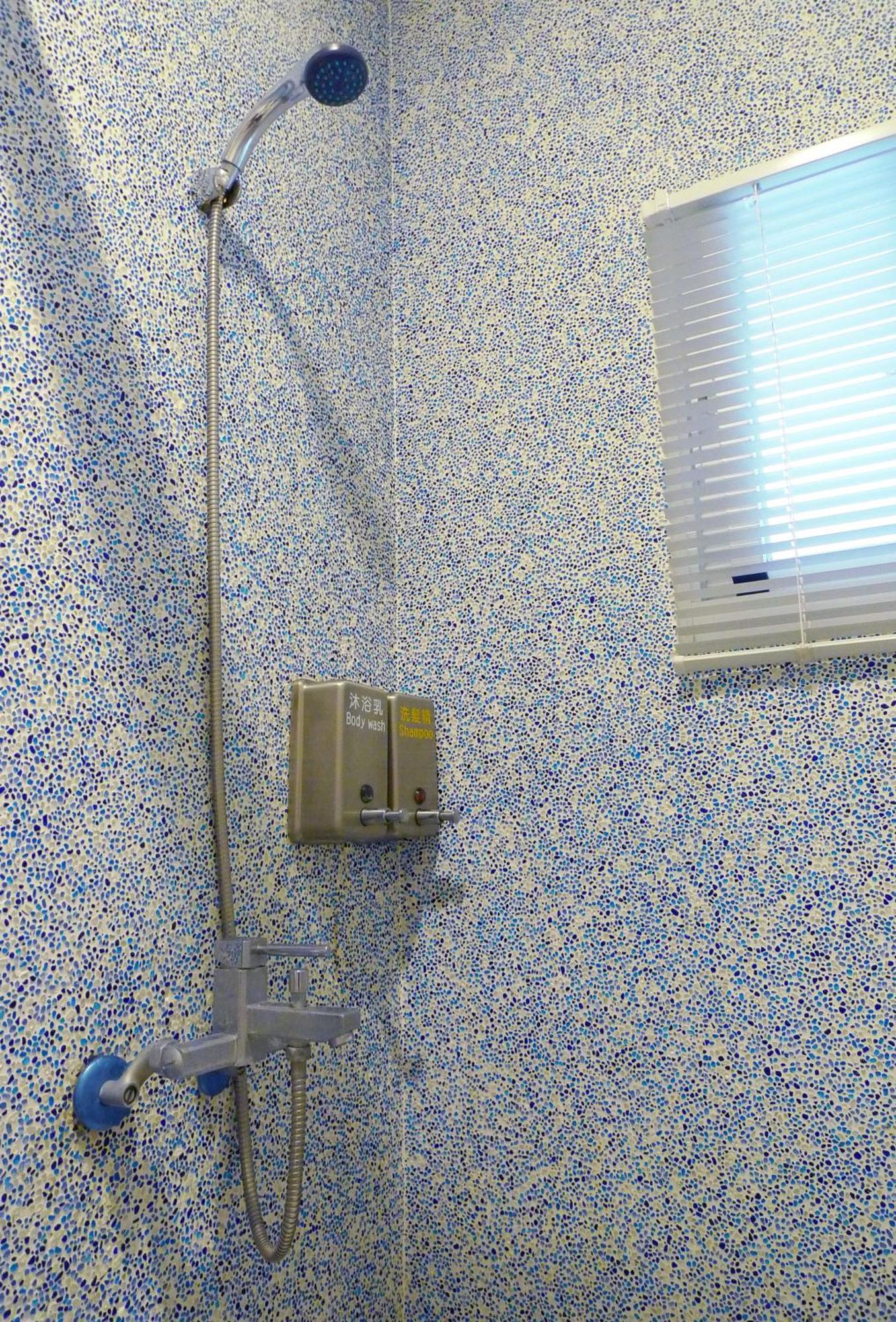 Knock Knock Hostel Гаосюн Экстерьер фото