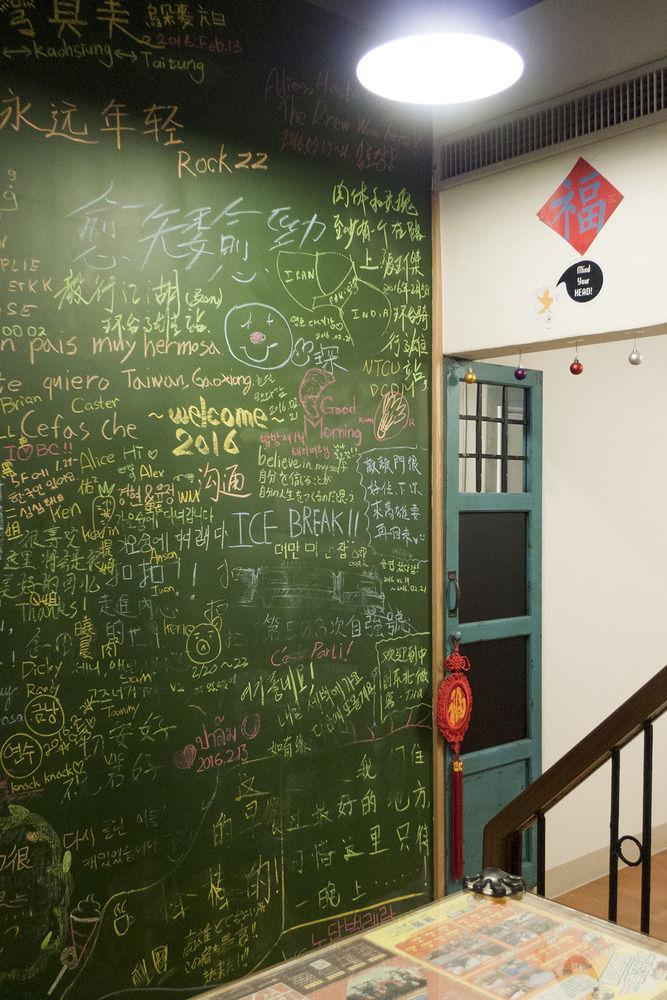 Knock Knock Hostel Гаосюн Экстерьер фото