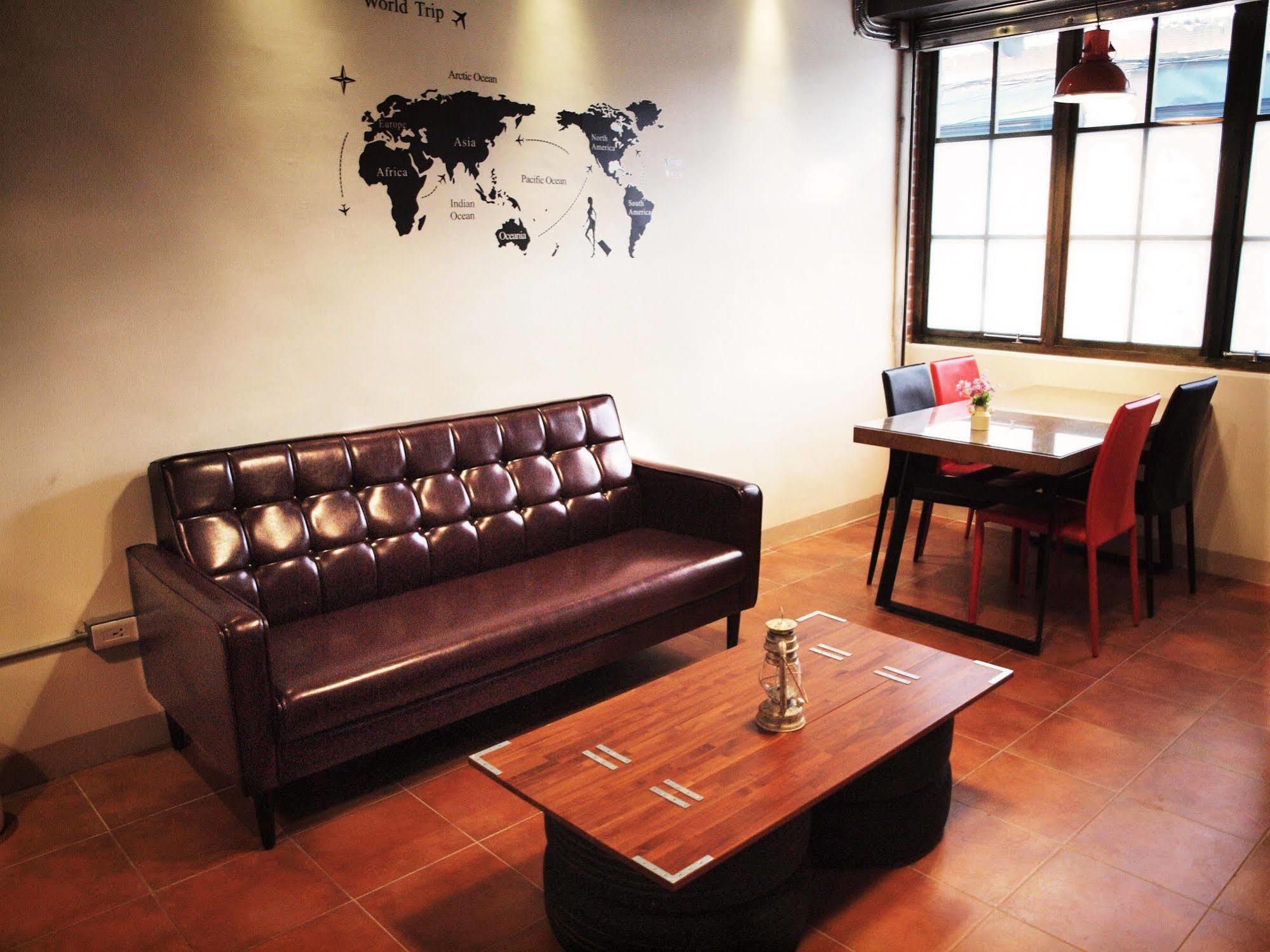 Knock Knock Hostel Гаосюн Экстерьер фото