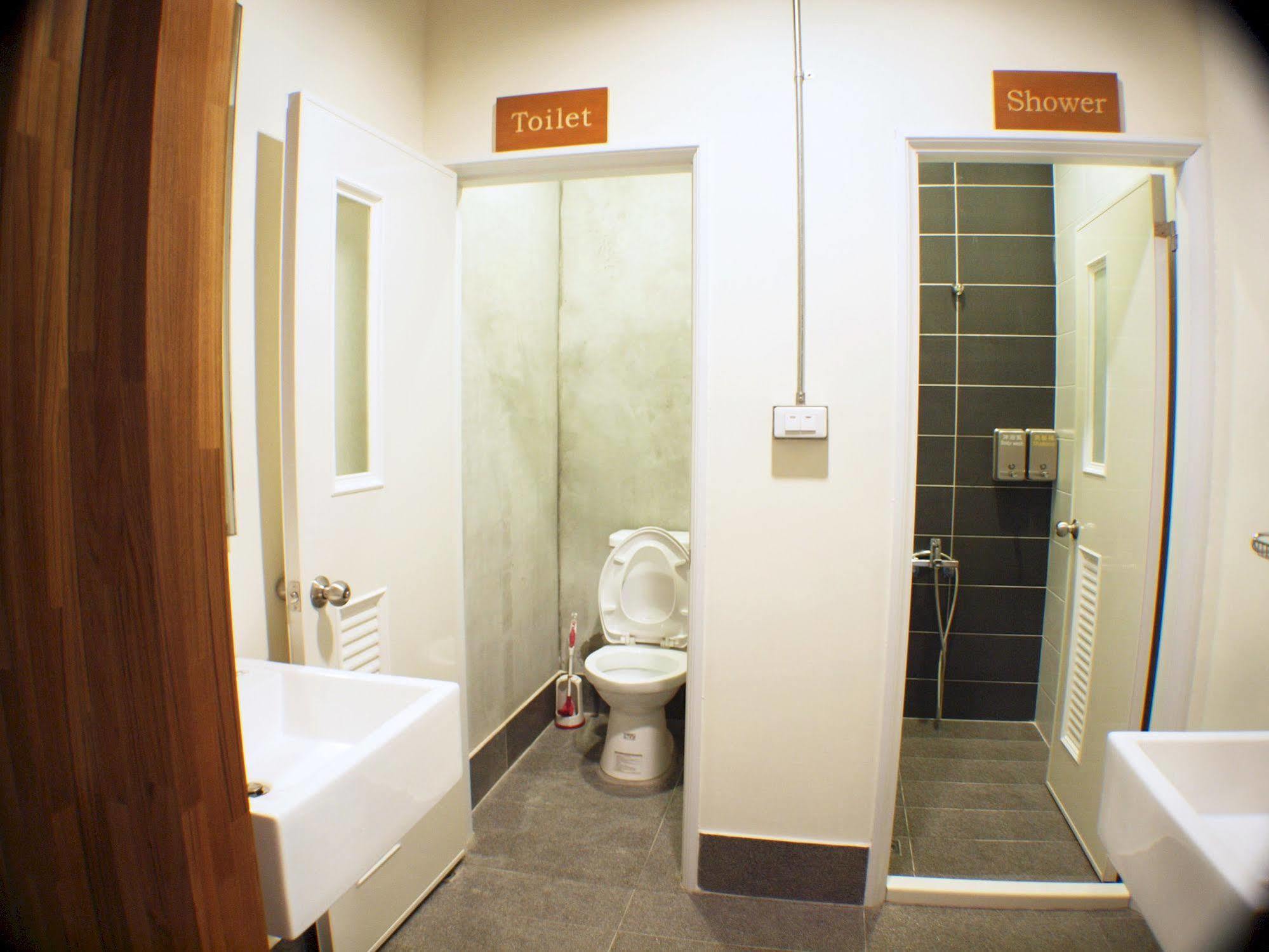 Knock Knock Hostel Гаосюн Экстерьер фото