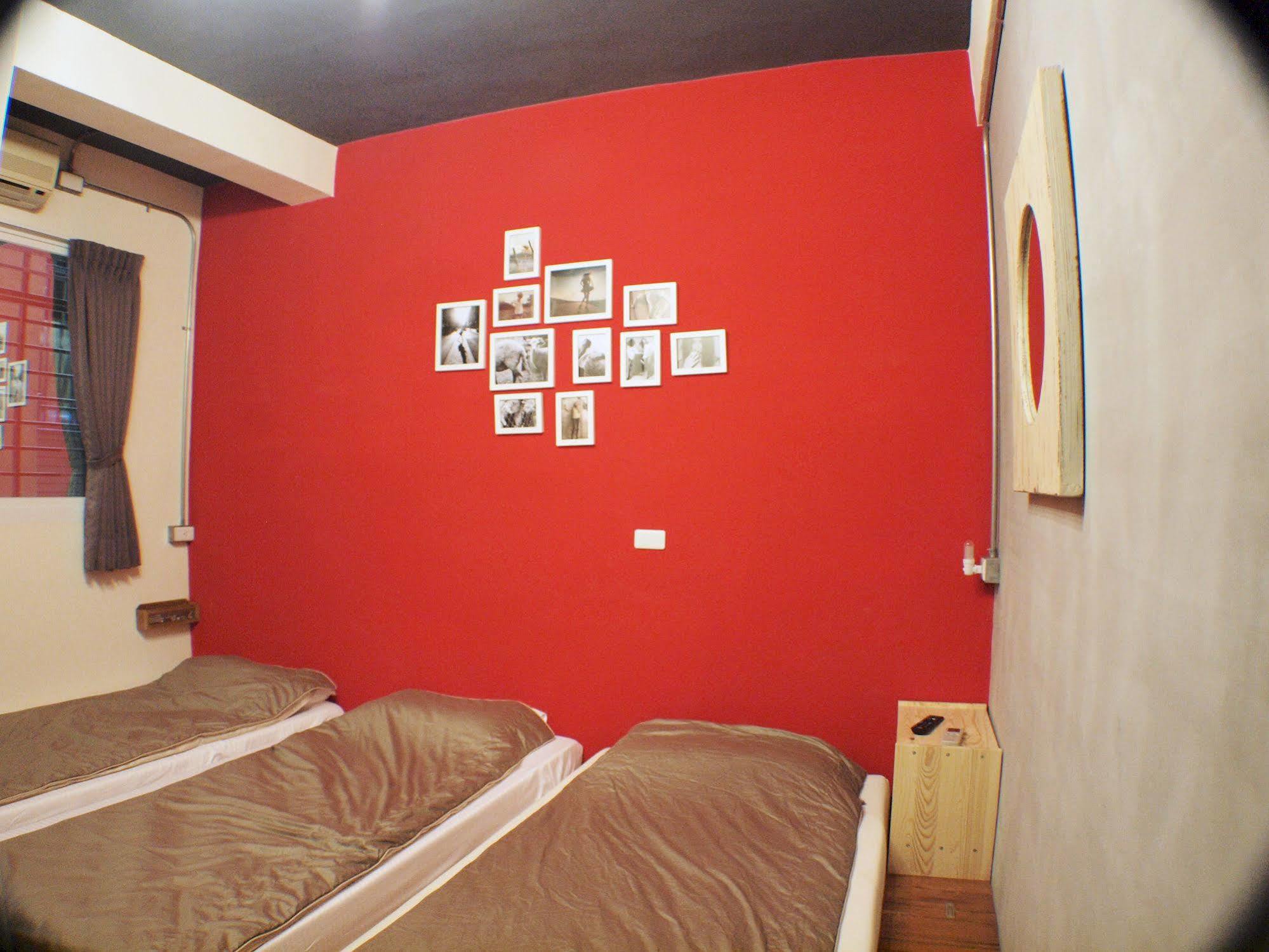 Knock Knock Hostel Гаосюн Экстерьер фото