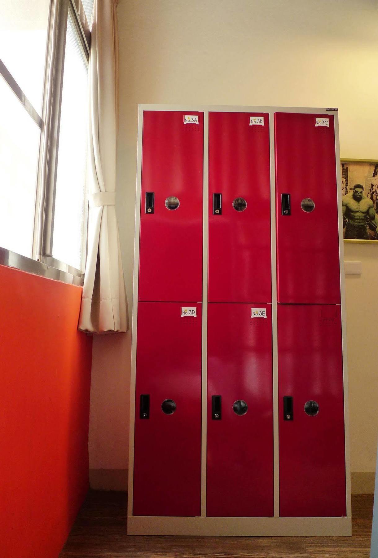 Knock Knock Hostel Гаосюн Экстерьер фото